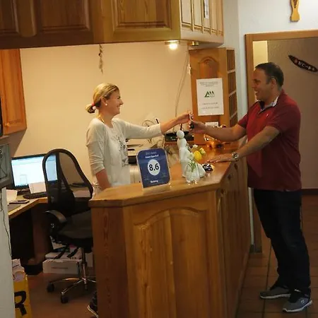 Hotell Alpenhof Oberwald